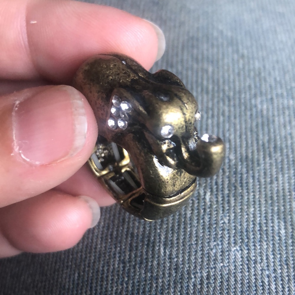 Vintage Bronzed tone stretchy elephant ring - Picture 3 of 7